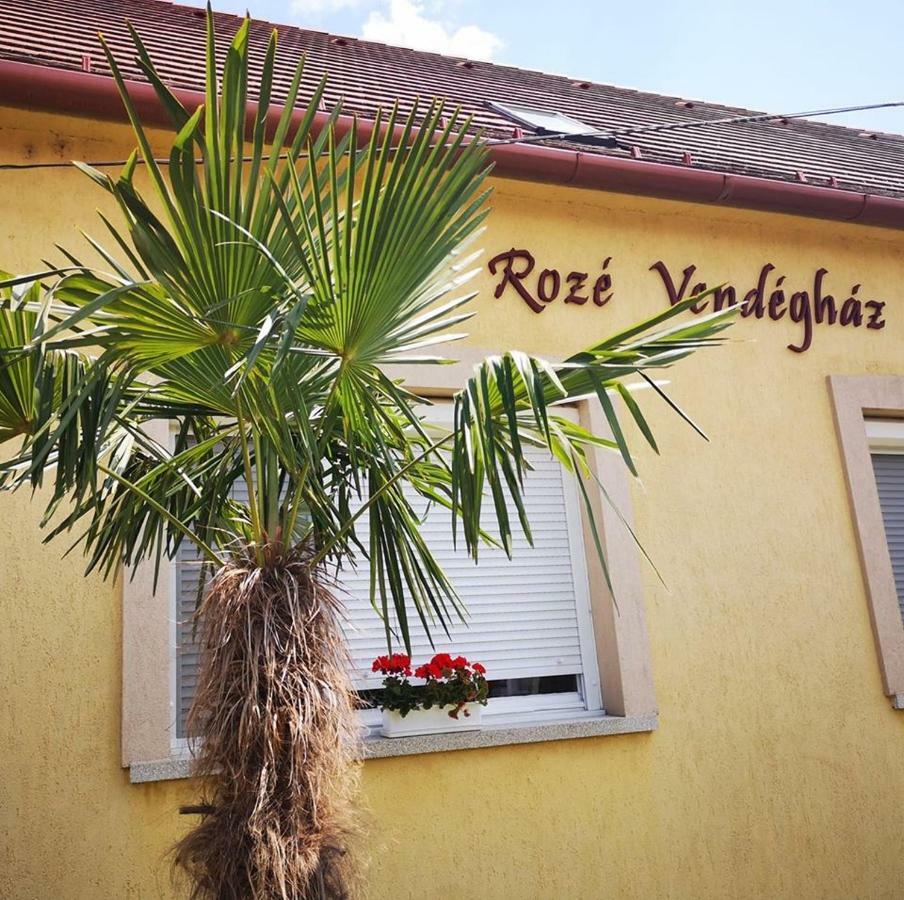 Roze Vendeghaz Hotell Villány Exteriör bild